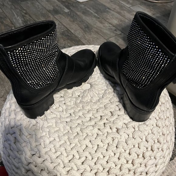 Schutz Women’s Boots Ankle Galena Rhinestone Embellished Leather Size 9 B NWOB - Picture 2 of 5